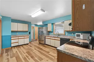 706 Summit St, Osceola, WI 54020 - Photo 11