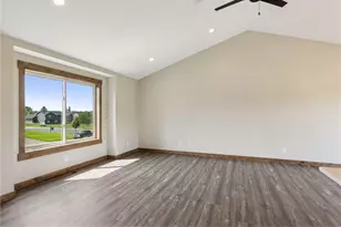 521 Summit Cir, Baldwin, WI 54002 - Photo 11