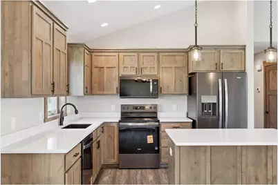 521 Summit Circle, Baldwin, WI 54002 - Photo 5