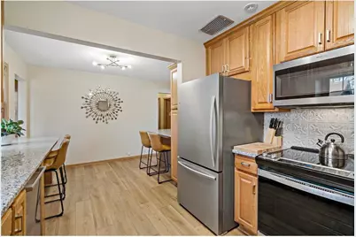 993 Hyacinth Avenue, Saint Paul, MN 55106 - Photo 19