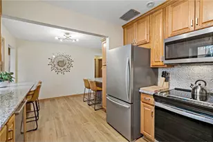 993 Hyacinth Ave, Saint Paul, MN 55106 - Photo 19