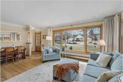 993 Hyacinth Avenue, Saint Paul, MN 55106 - Photo 9