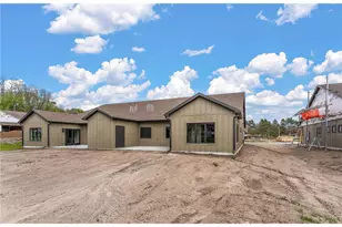 1060 Legend Ln, River Falls, WI 54022 - Photo 5