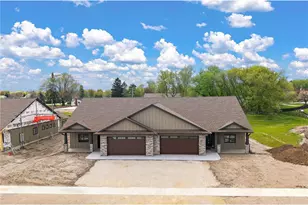 1060 Legend Ln, River Falls, WI 54022 - Photo 1