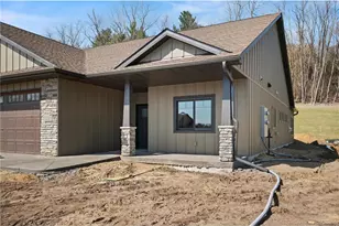 1060 Legend Ln, River Falls, WI 54022 - Photo 3