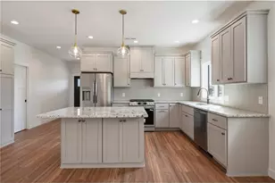 1060 Legend Ln, River Falls, WI 54022 - Photo 5