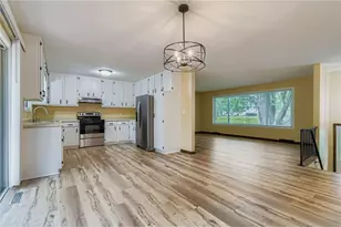 367 Foster St, River Falls, WI 54022 - Photo 9