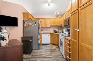 478 W Overlook Dr, Ellsworth, WI 54011 - Photo 9