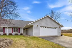 320 Willink Dr, Baldwin, WI 54002 - Photo 3