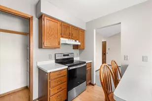 995 Heritage Ct, Saint Paul, MN 55127 - Photo 11