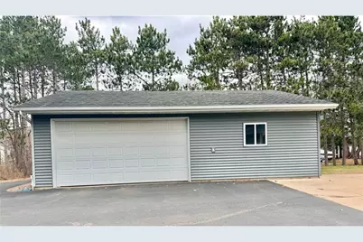 4437 Old Wells Road, Eau Claire, WI 54703 - Photo 11