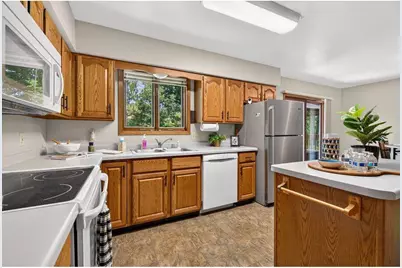 4437 Old Wells Road, Eau Claire, WI 54703 - Photo 13