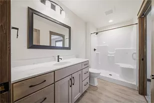 4911 Field Crest Ln, Eau Claire, WI 54701 - Photo 15
