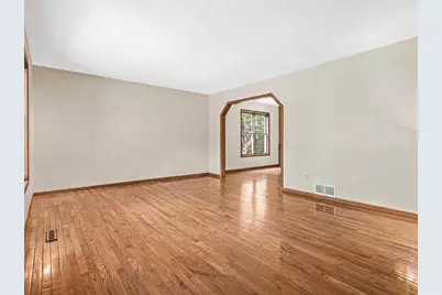 238 Glen Circle, River Falls, WI 54022 - Photo 7