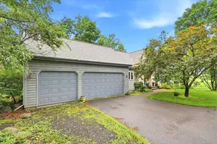481 Sleepy Hollow Dr, Kinnickinnic Township, WI 54023 - Photo 5