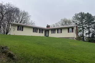 2114 Jannsen Ct, Menomonie, WI 54751 - Photo 3