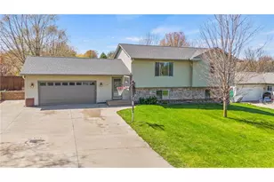 1140 Eulaine Cir, Hammond, WI 54015 - Photo 3