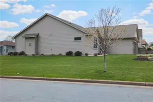 298 Kusilek St, River Falls, WI 54022 - Photo 3