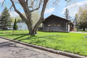 804 Valley View Dr, River Falls, WI 54022 - Photo 5