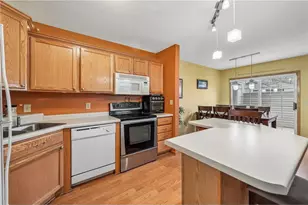2357 Oakridge Cir, Hudson, WI 54016 - Photo 19
