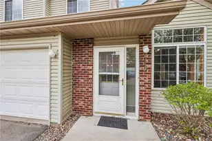 2357 Oakridge Cir, Hudson, WI 54016 - Photo 7