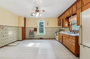 303 Lewis St, River Falls, WI 54022 - Photo 9