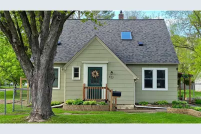 527 Division Street, River Falls, WI 54022 - Photo 1