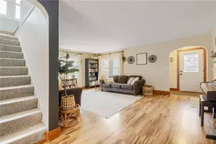 527 Division St, River Falls, WI 54022 - Photo 3