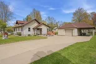 320 State St, Dresser, WI 54009 - Photo 5
