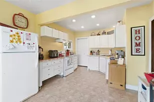 320 State St, Dresser, WI 54009 - Photo 7