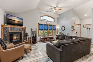 2418 Panorama Dr, Menomonie, WI 54751 - Photo 9