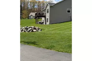 2739 Highclere Dr, Eau Claire, WI 54703 - Photo 5