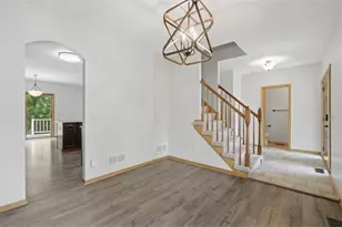 13 Cliff Ridge Ct, Hudson, WI 54016 - Photo 5
