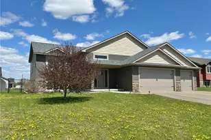 1511 Otter Way, New Richmond, WI 54017 - Photo 3