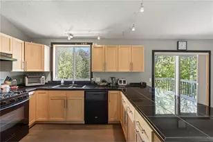 4008 Pennsylvania Ave, Eagan, MN 55123 - Photo 9