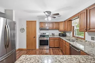 1072 Edgewood Cir, Hudson, WI 54016 - Photo 5
