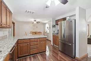 1072 Edgewood Cir, Hudson, WI 54016 - Photo 7