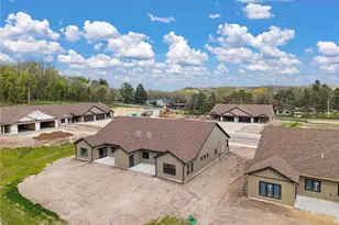 1079 Legend Ln, Troy Township, WI 54022 - Photo 19