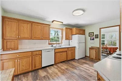 202 Hamilton Drive, River Falls, WI 54022 - Photo 7