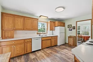 202 Hamilton Dr, River Falls, WI 54022 - Photo 7