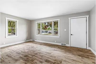 3161 Venus Avenue, Eau Claire, WI 54703 - Photo 7