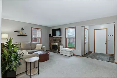 531 Hunter Hill Road, Hudson, WI 54016 - Photo 5
