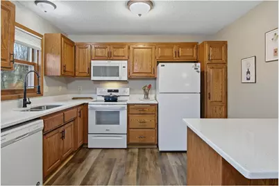 531 Hunter Hill Road, Hudson, WI 54016 - Photo 7