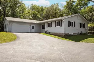 1302 15th Ave, Menomonie, WI 54751 - Photo 3