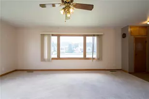 374 W Vine St, Mondovi, WI 54755 - Photo 9