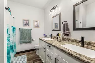 3403 Iris Dr, Eau Claire, WI 54703 - Photo 23