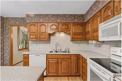 1705 Laurel Avenue, Hudson, WI 54016 - Photo 15