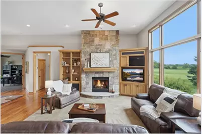 293 Saint Andrews Drive, Troy Township, WI 54016 - Photo 13