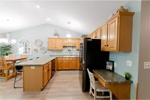 3417 Lever St, Eau Claire, WI 54701 - Photo 9