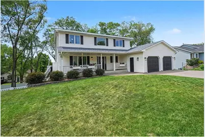 685 Flora Square, Prescott, WI 54021 - Photo 3